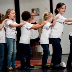 Groepsoptreden (16) - Toneelvereniging Plankenkoorts 